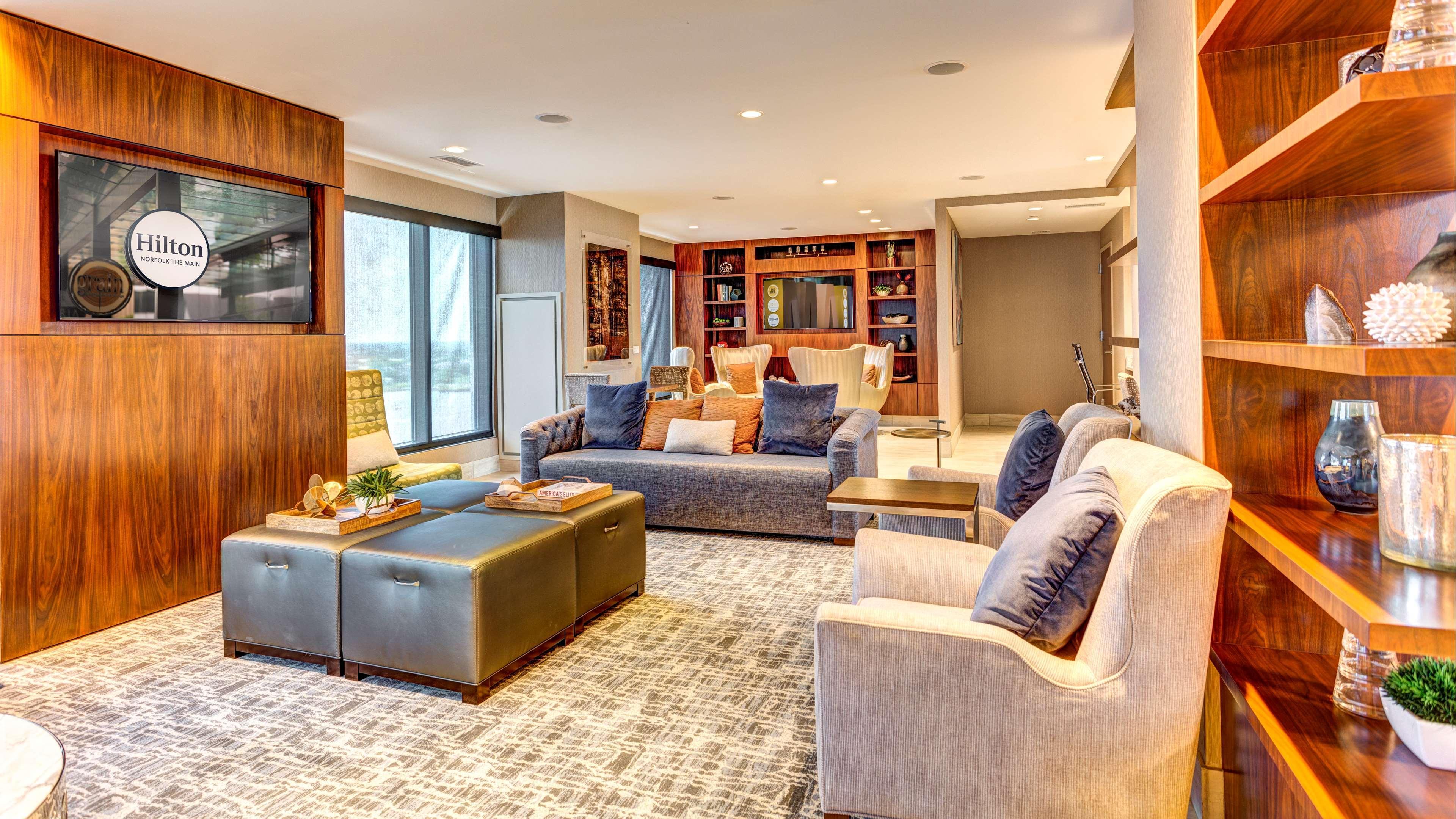 Отель Hilton Norfolk The Main Экстерьер фото