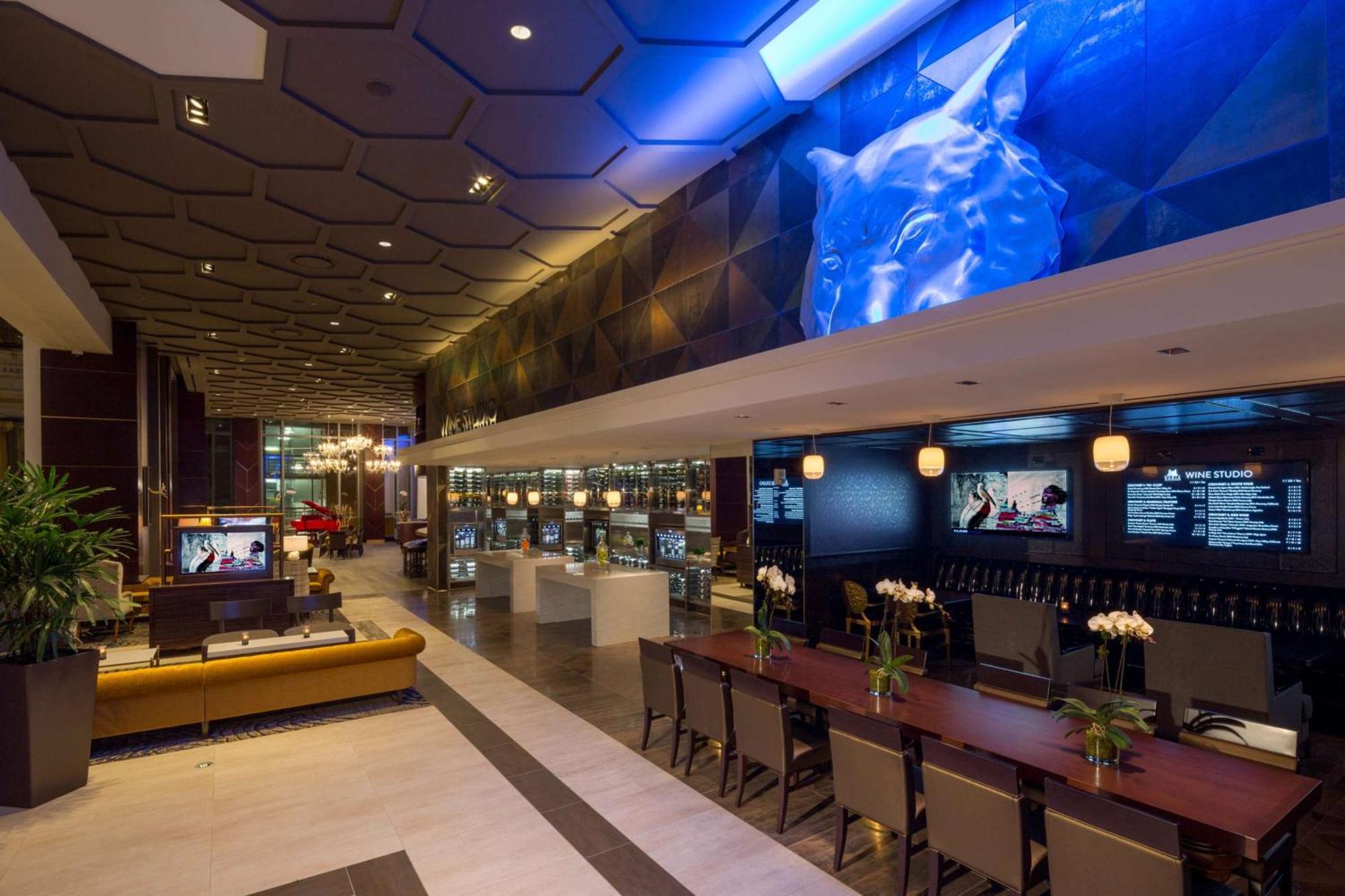 Отель Hilton Norfolk The Main Экстерьер фото