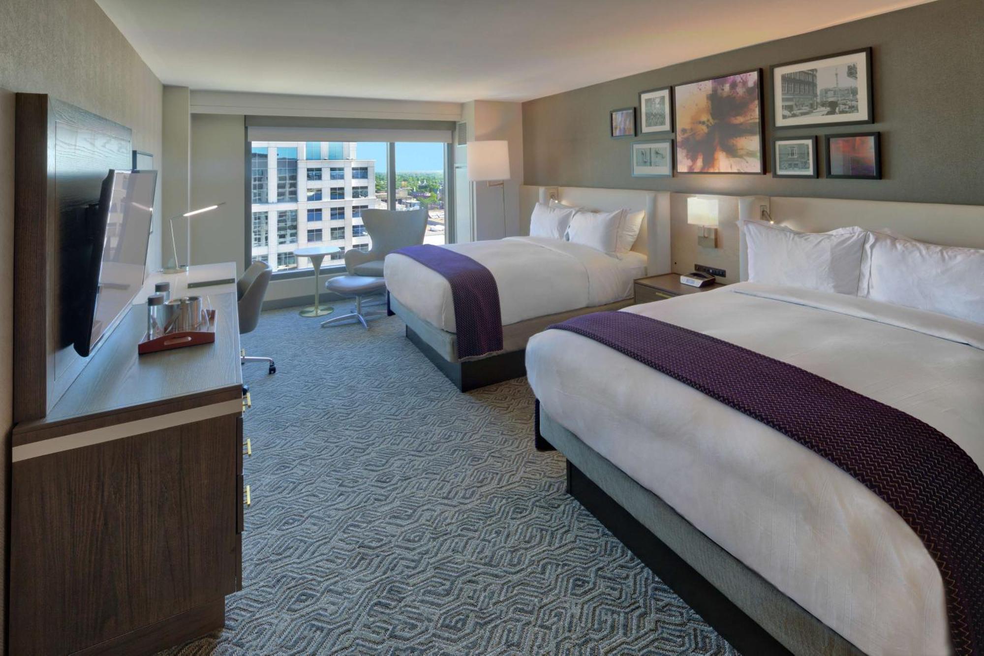 Отель Hilton Norfolk The Main Экстерьер фото