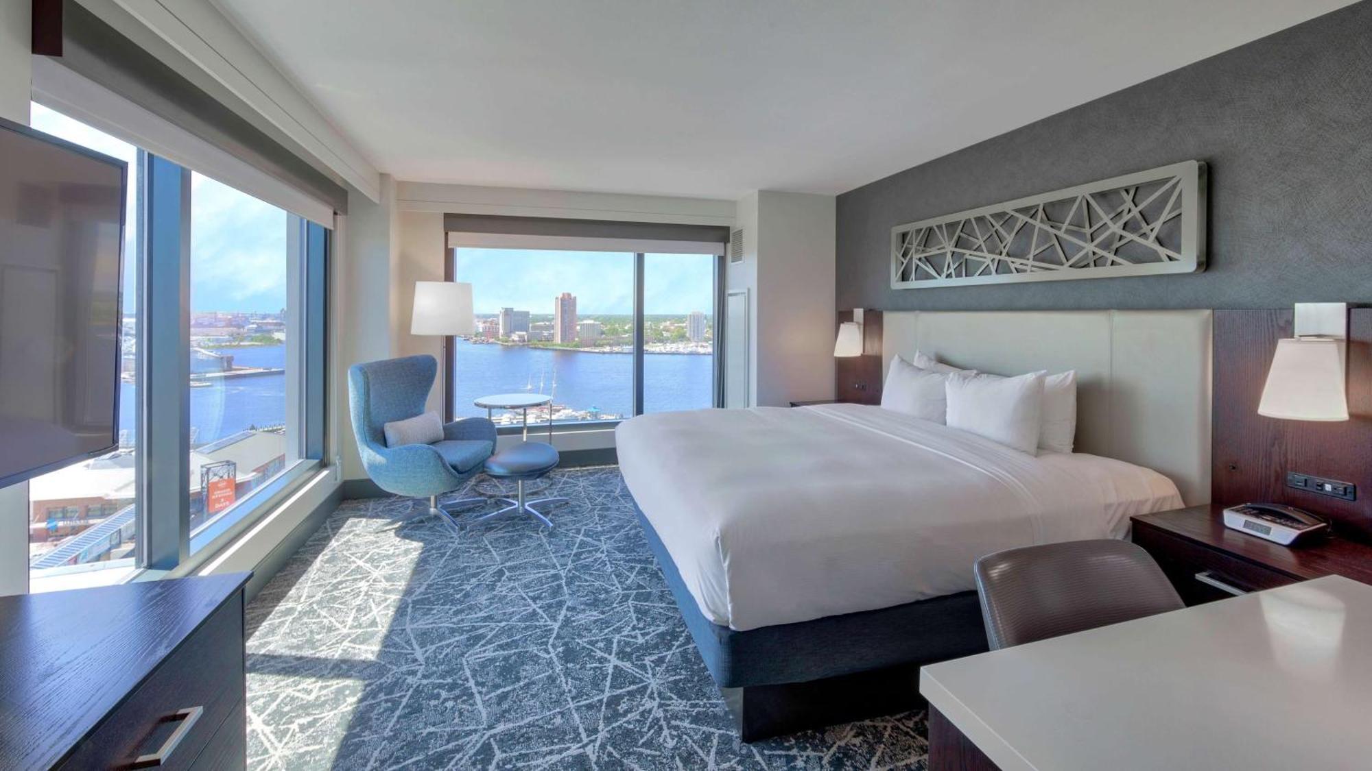 Отель Hilton Norfolk The Main Экстерьер фото