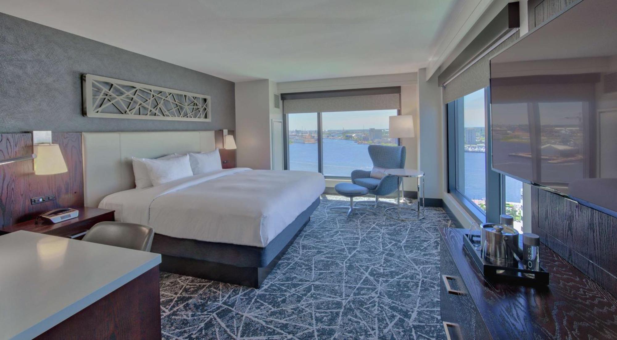 Отель Hilton Norfolk The Main Экстерьер фото